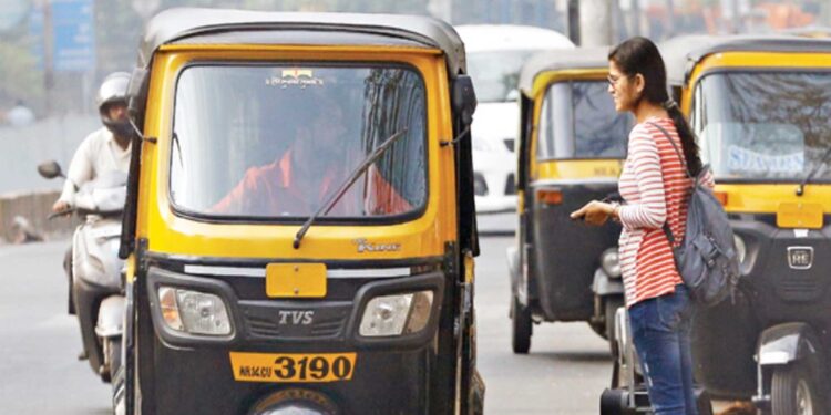 पनवेलमध्ये प्रीपेड रिक्षाची प्रतीक्षाच