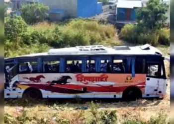 अलिबाग-स्वारगेट शिवशाहीला अपघात