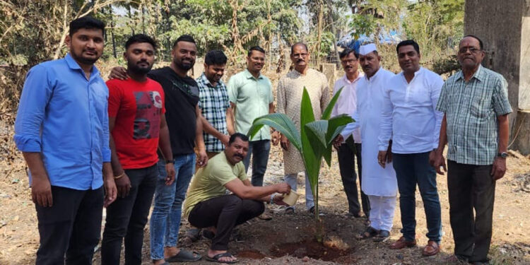 पोलीस लाईन संघटनेतर्फे वृक्षारोपण