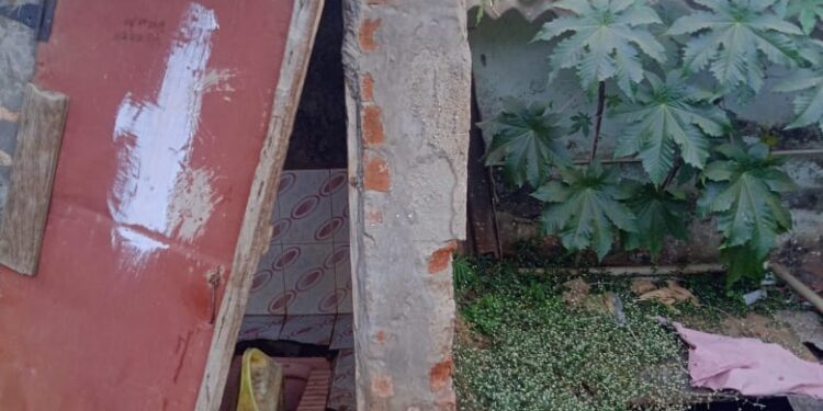 मातंग समाजाच्या शौचालयाची दुरवस्था