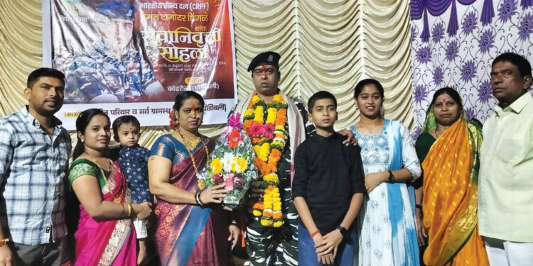 सेवानिवृत्त सैनिक हेमंत पिंगळे सत्कार