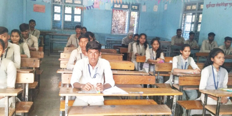 तळे केंद्रात शालांत प्रमाणपत्र परीक्षा सुरू