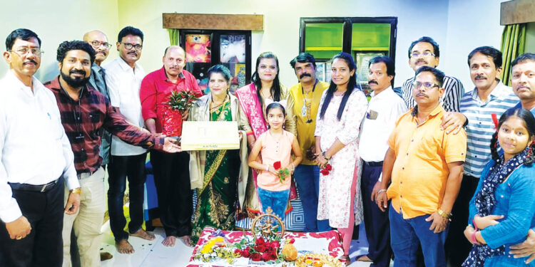 विजया कुडव यांचा सत्कार