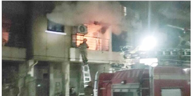 फ्लॅटला लागलेल्या आगीत मोठे नुकसान