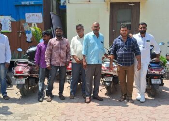 पाच दुचाकी पोलिसांच्या ताब्यात