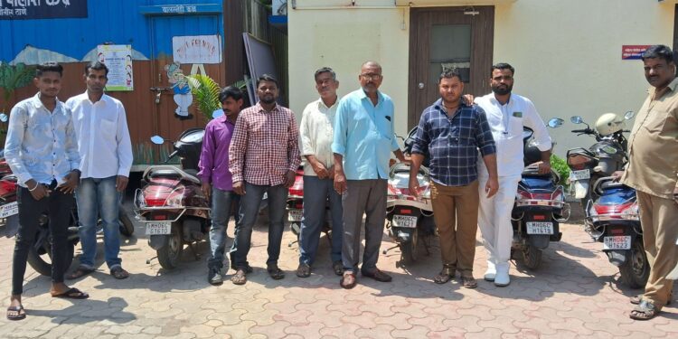 पाच दुचाकी पोलिसांच्या ताब्यात