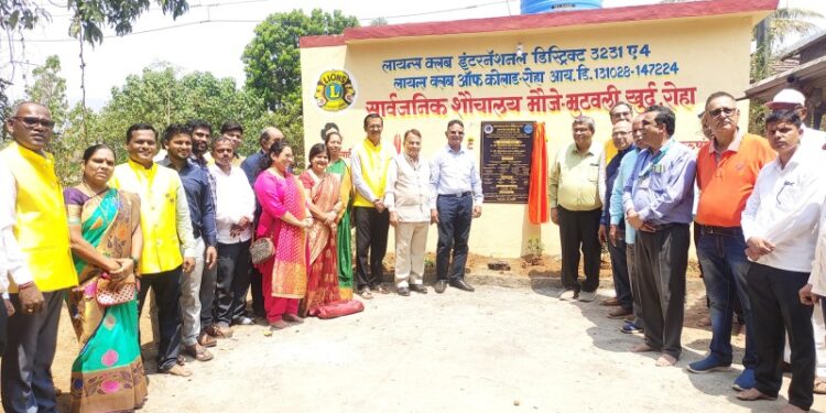 मुठवली खुर्द येथे शौचालयांची उभारणी