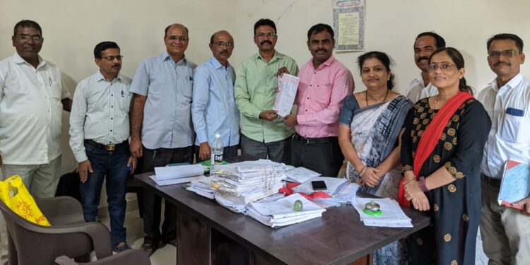 वार्षिक परीक्षा सकाळच्या सत्रात घ्याव्या