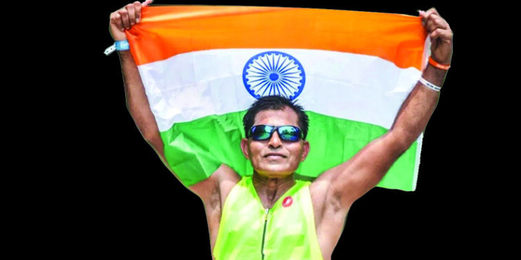 महादेव घुगेंची मॅरेथॉनमध्ये यशस्वी कामगिरी