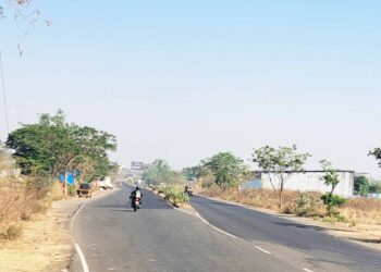 रस्त्याच्या रुंदीकरणात वनविभागाची आडकाठी