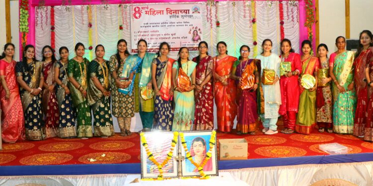 पाली नगरपंचायतीतर्फे महिलांचा सन्मान