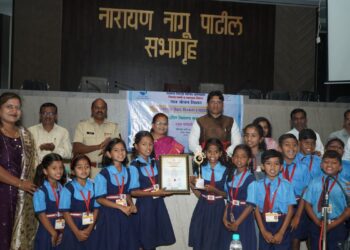 स्पर्धांमध्ये जिल्ह्यातील विद्यार्थ्यांची उल्लेखनीय कामगीरी
