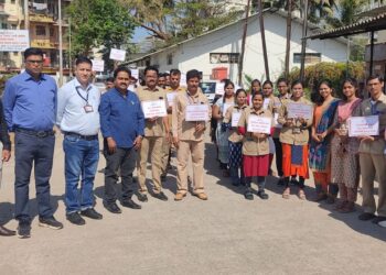 महावितरण कार्यालयात प्रकाशदूतांचा सत्कार