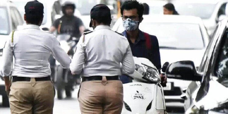 बेशिस्त चालकांकडून लाखोचा दंड वसूल