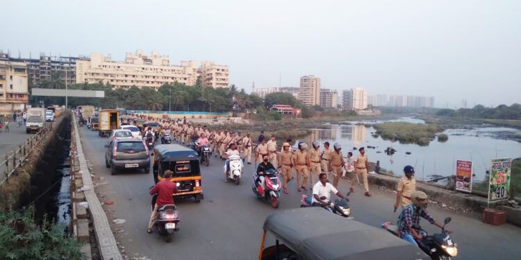 पनवेलमध्ये पोलिसांचे रुट मार्च