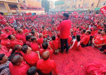 रेल्वे कामगारांचा विविध मागण्यांसाठी मोर्चा