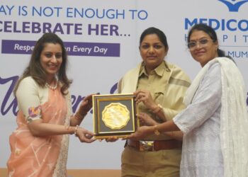 उल्लेखनीय कामगिरी करणार्‍या महिलांचा सत्कार