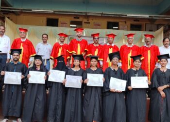 द.ग. तटकरे महाविद्यालयात पदवी प्रमाणपत्र वितरण