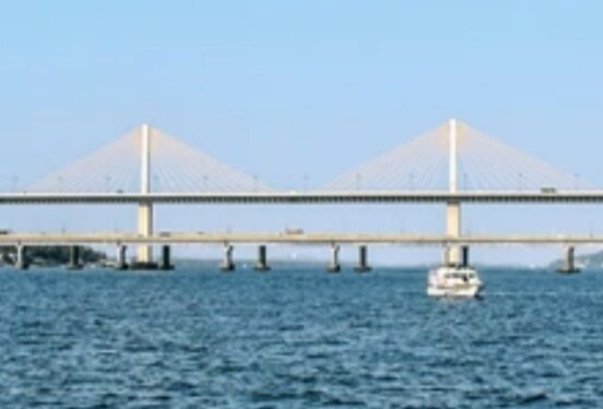 अटल सेतूवरुन उडी मारून महिलेची आत्महत्या