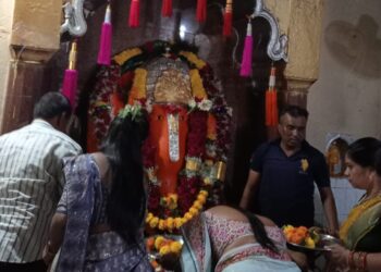 महागणपतीच्या दर्शनासाठी भाविकांची मांदियाळी