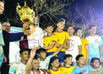 श्रीराम गडब सरपंच-उपसरपंच चषकाचा मानकरी