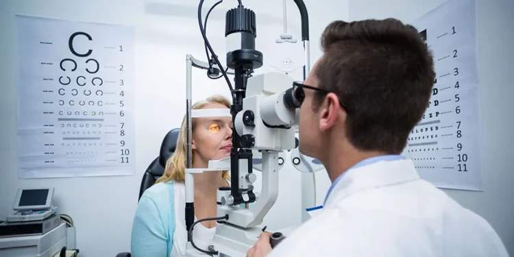 नेत्र तपासणी शिबिराला उदंड प्रतिसाद