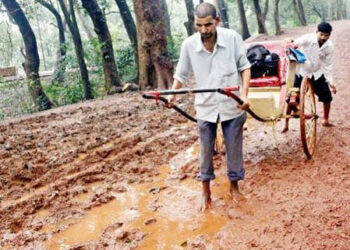 माथेरानचे हातरिक्षाचालक बेमुदत संपावार
