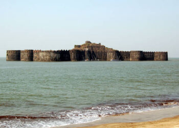 जंजिरा किल्ल्यात प्रवेश शुल्क माफ