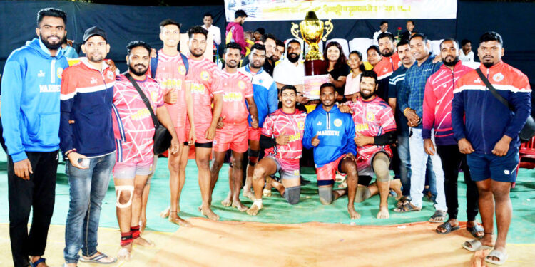 जिल्हास्तरीय कबड्डी स्पर्धेत मरीदेवी धेरंड विजयी