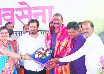 घाटावरील, घाटाखाली जनतेचे प्रेम एकसारखे