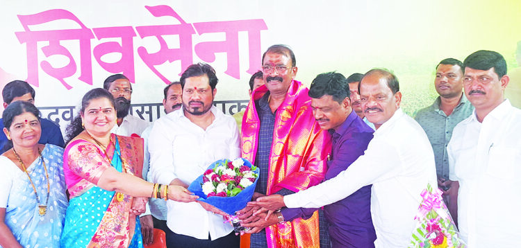 घाटावरील, घाटाखाली जनतेचे प्रेम एकसारखे