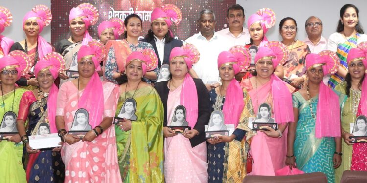 समाजाचे परिवर्तन महिलांच्या हाती – आ.जयंत पाटील यांचे गौरवोद्गार