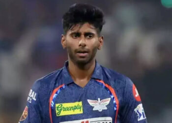 मयंकनची वेगवान गोलंदाजी