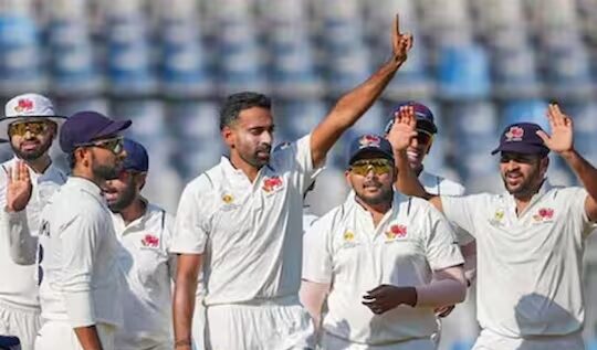 मुंबईच्या गोलंदाजा समोर विदर्भाची शरणागती