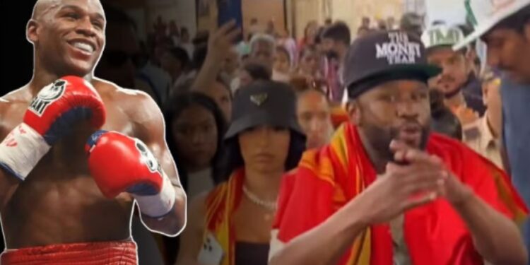 जगविख्यात मुष्टियोद्धा सिद्धिविनायकाचरणी नतमस्तक