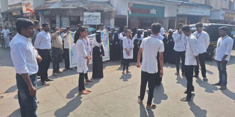 मतदार जनजागृतीसाठी पथनाट्याचे आयोजन