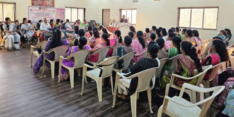 धाटावमध्ये महिला वकिलांना मार्गदर्शन