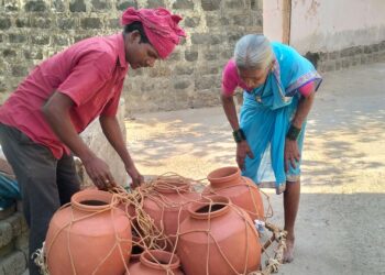 गरिबांचा फ्रिज ग्रामीण भागात दाखल