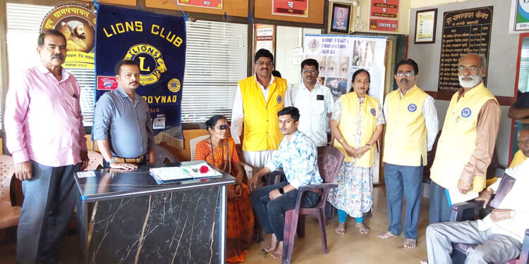 लायन्स क्लब पोयनाडतर्फे नेत्र तपासणी