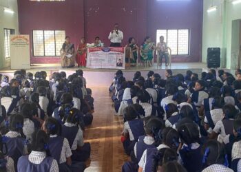 किशोरवयीन मुलींना मार्गदर्शन