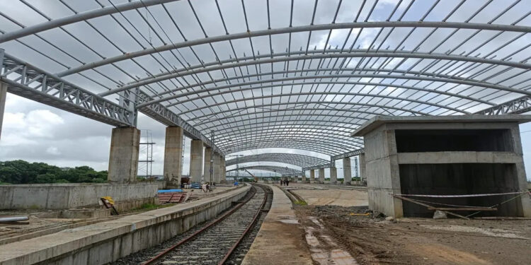 उरण-नेरूळ मार्गावरील गव्हाण रेल्वेस्थानकाचे काम अपूर्ण