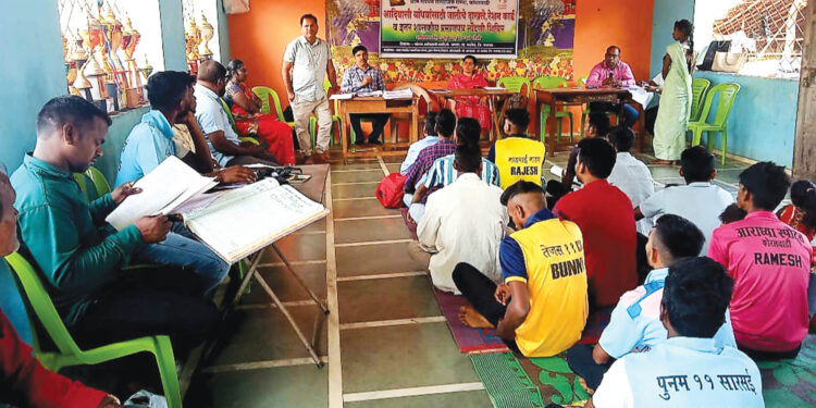 कोरलवाडीत आदिवासी बांधवांचे शिबीर