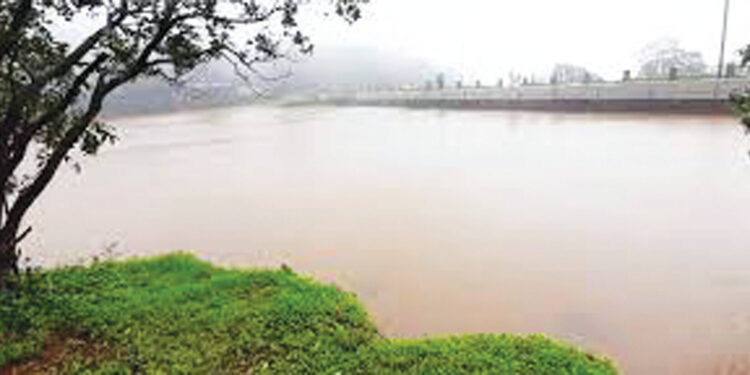 माथेरानचा ब्रिटिशकालीन शारलोट गाळात