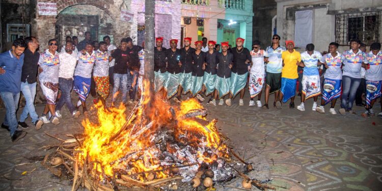 जिल्ह्यात होलिकोत्सव साजरा