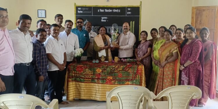 धगडवाडी येथे शिक्षण परिषद संपन्न