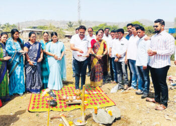 लोकनेते दि. बा. पाटील हुतात्मा भवनाचे भूमिपूजन