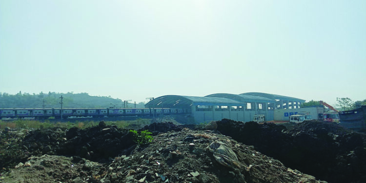 गव्हाण रेल्वे स्थानकाचे काम रखडलं