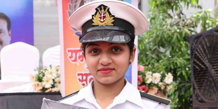 सृष्टी मुंबईकरला पुरस्कार