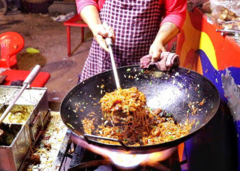 चायनीज सेंटरवर बेकायदा मद्यविक्री