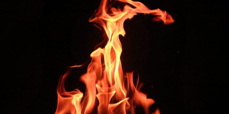 भाजपा कार्यालयाला आग